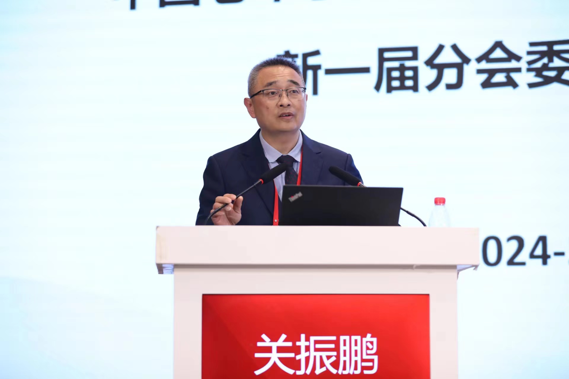 關(guān)振鵬.jpg 關(guān)振鵬.jpg